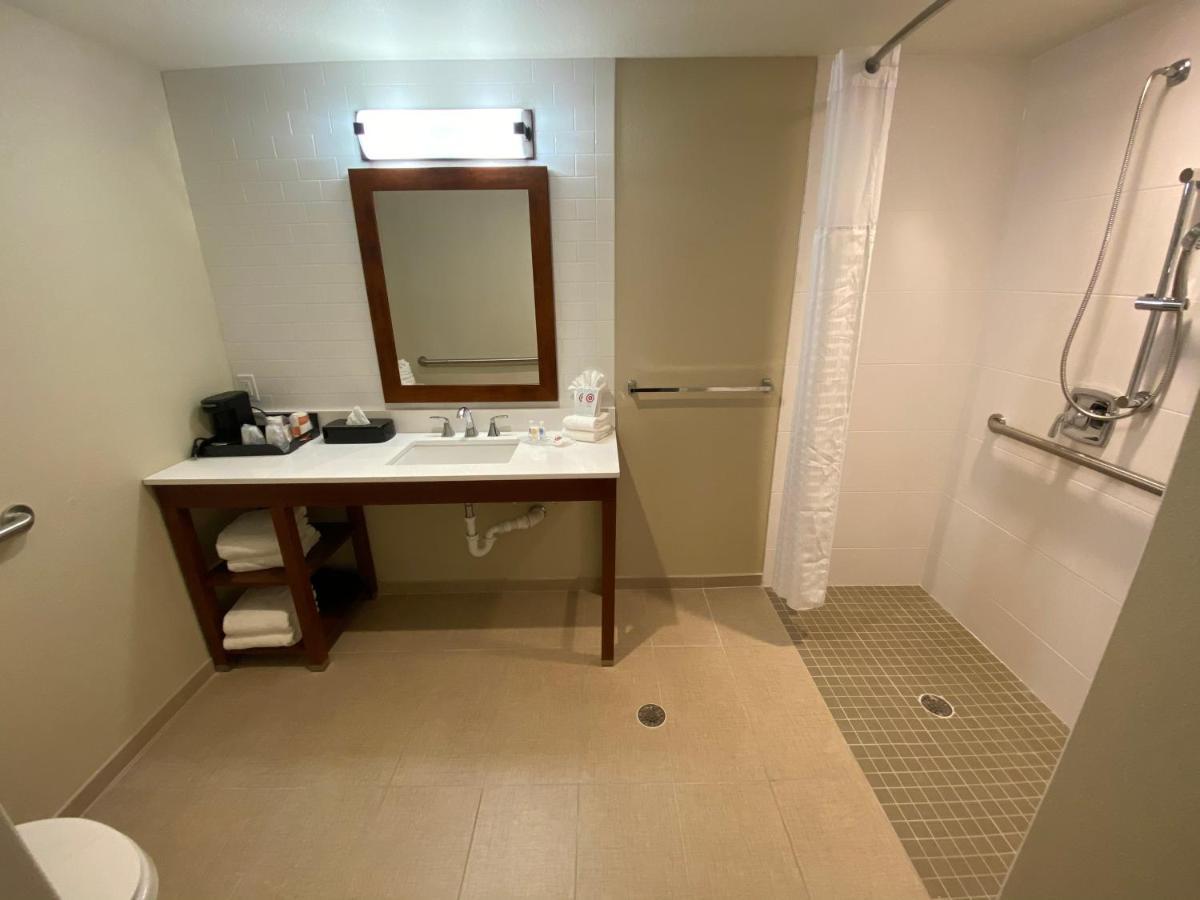 Comfort Suites Midland West Esterno foto