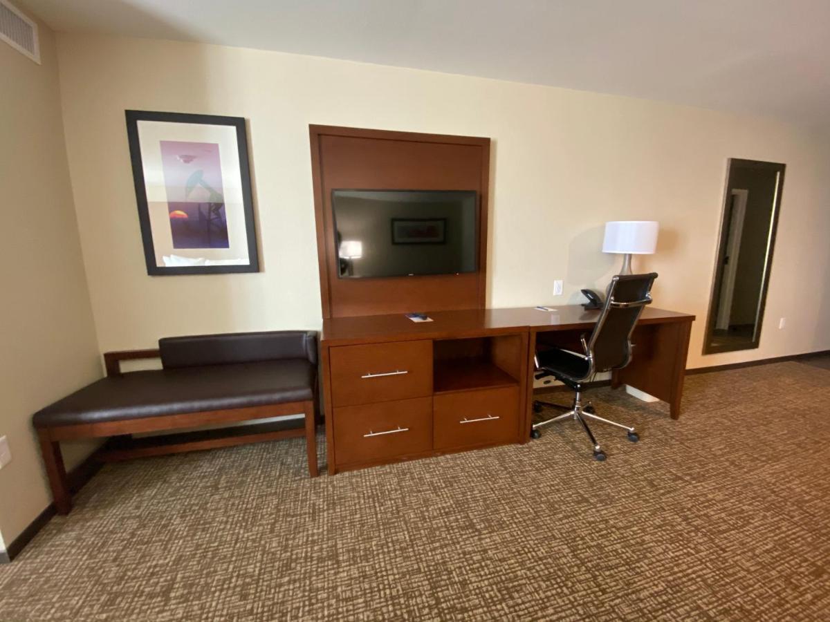 Comfort Suites Midland West Esterno foto