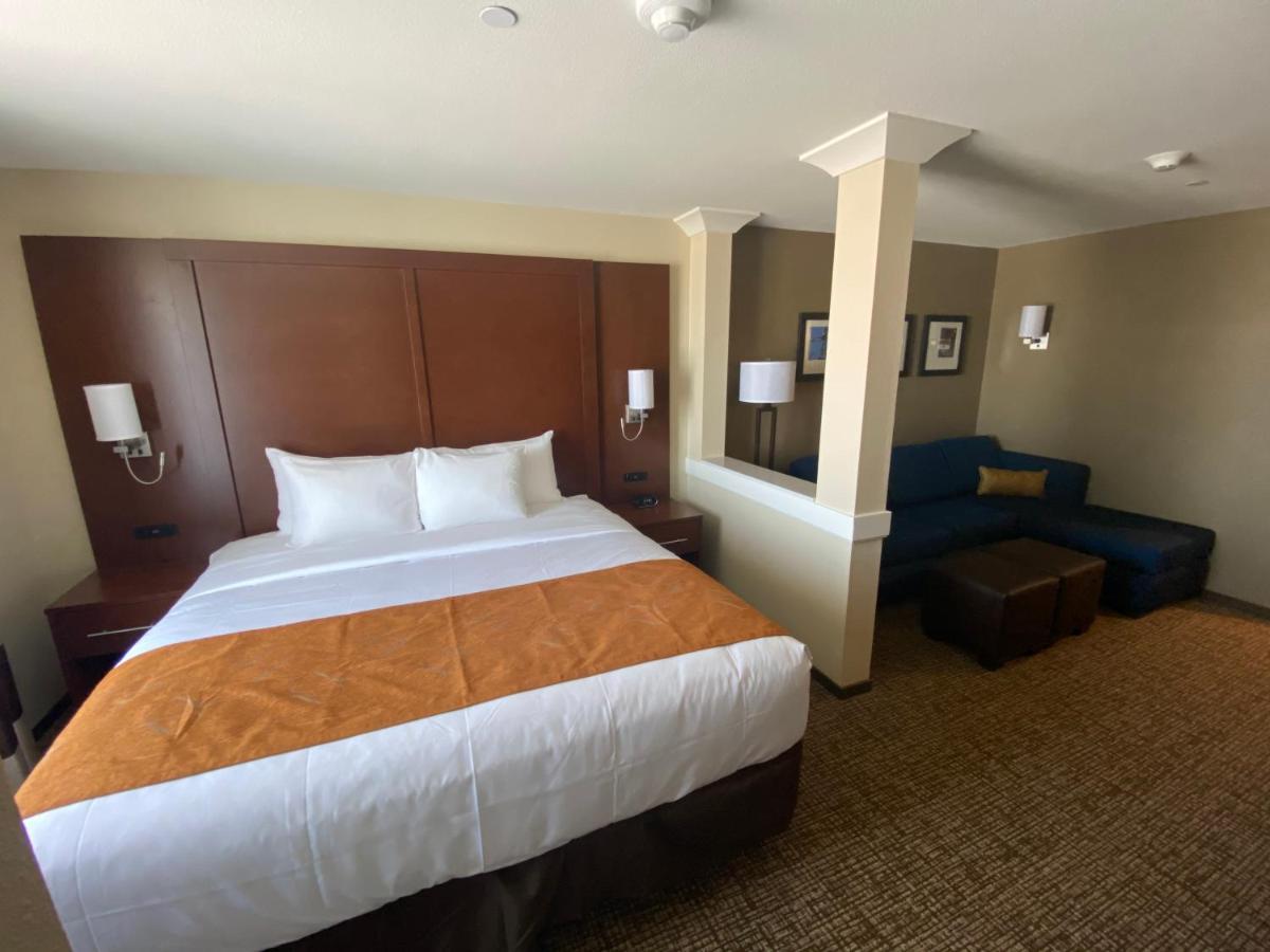 Comfort Suites Midland West Esterno foto